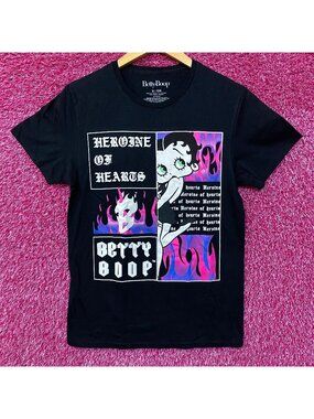 Betty Boop Heroine Of Hearts Graphic Design T-Shirt Small